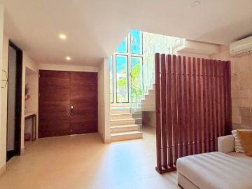 EN RENTA CASA DE LUJO AMUEBLADA SENDEROS DE CIUDAD MAYAKOBA