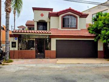 En Renta – Casa de 3 Habitaciones Totalmente Amueblada en Jardines de Playas de Tijuana