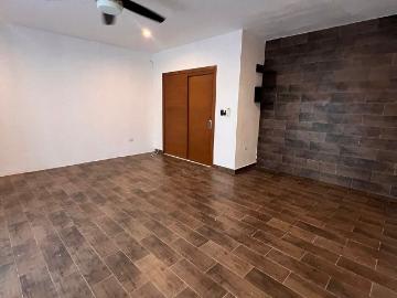 EN RENTA CASA REMODELADA EN VILLAMARINO