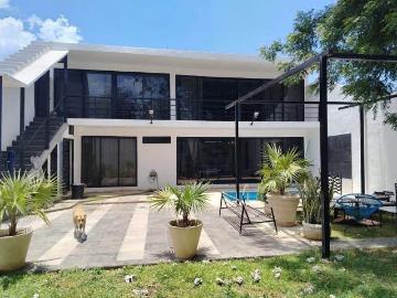 EN RENTA EDIFICIO CON 2 DEPARTAMENTOS EN AVENIDA LOPEZ PORTILLO
