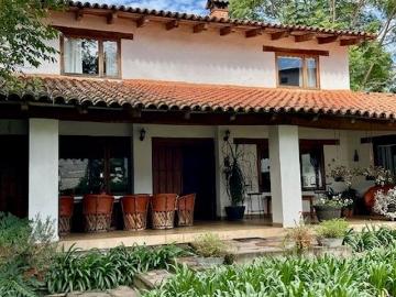 EN RENTA POR AÑO EN EL PUEBLO DE TAPALPA BONITA CASA