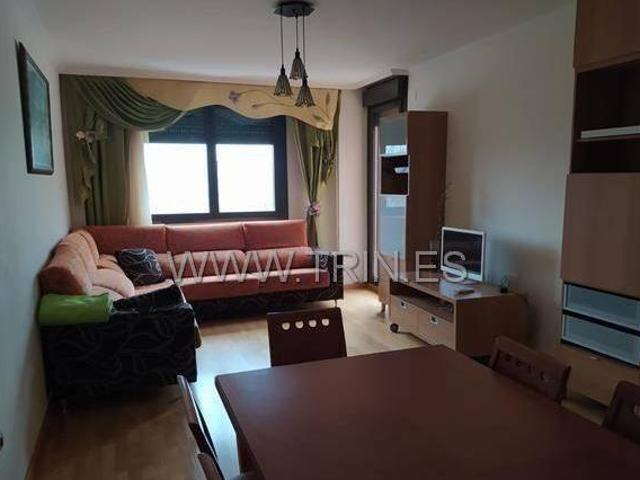 en residencial con piscina y plaza de garaje