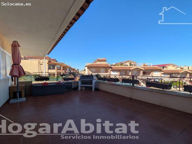 EN RESIDENCIAL, MUY AMPLIO CON TERRAZA, PISCINA COMUNITARIA Y GARAJE