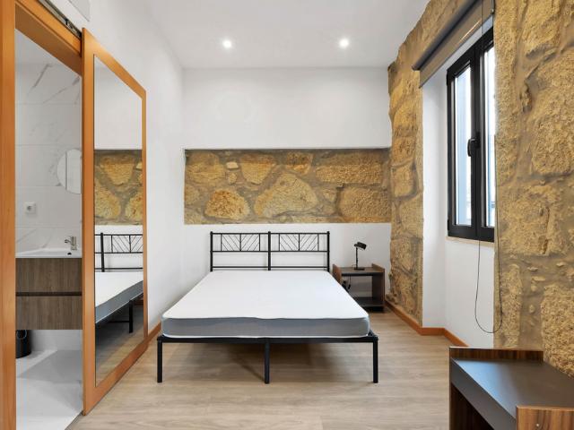 En suite bedroom 7min walk to Porto city center