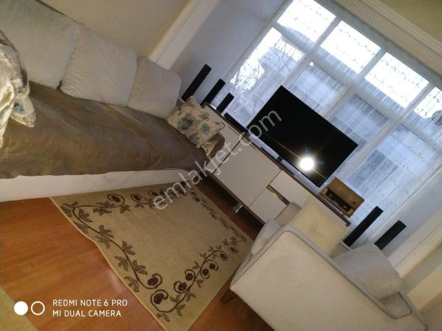 Şenol Gayrimenkul'den Mimar Sinanda Eşyalı Kiralık Arakat Daire