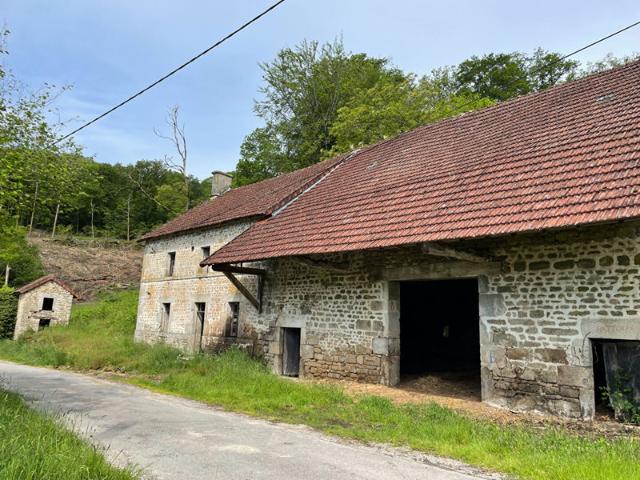 Enorme Potentiel avec cette Longère sur un terrain de 2829m2 Hameau Tranquille