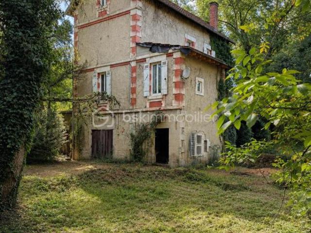 Énorme potentiel pour cette magnifique maison de maître à réinventer