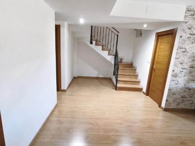 Encantador Ático Dúplex en Cobatillas