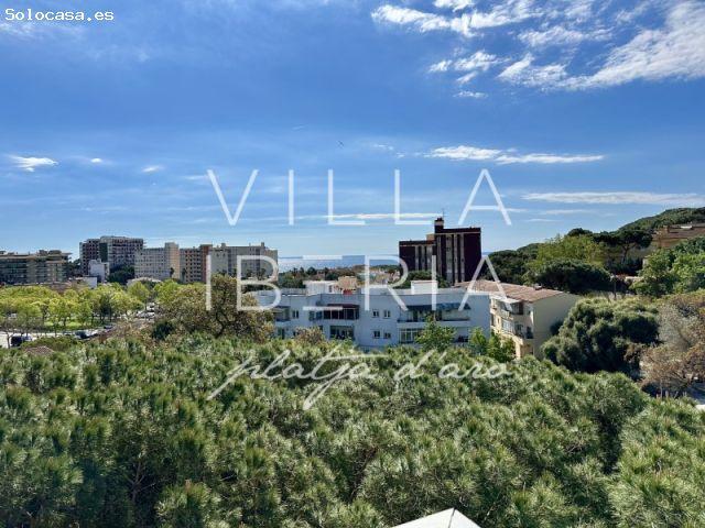 ENCANTADOR APARTAMENTO COMPLETAMENTE RENOVADO CON PARKING Y TRASTERO EN