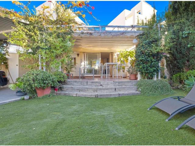 Encantador apartamento de dos dormitorios en Casares Costa 265m² Casares