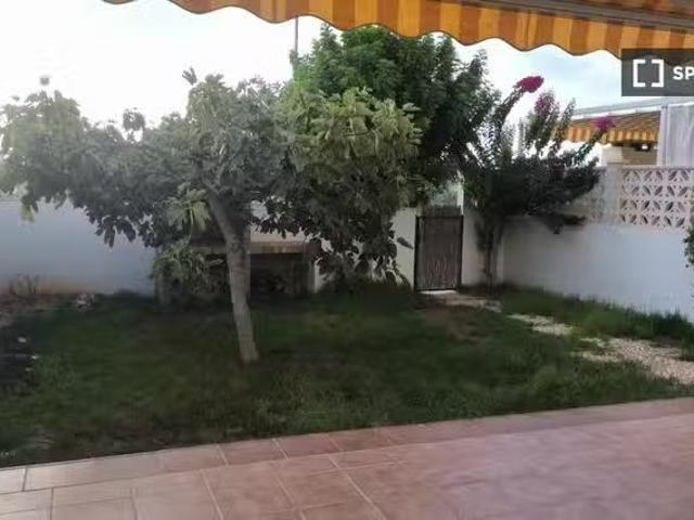 ¡Recién llegado! Apartamento de 2 dormitorios en alquiler en A.