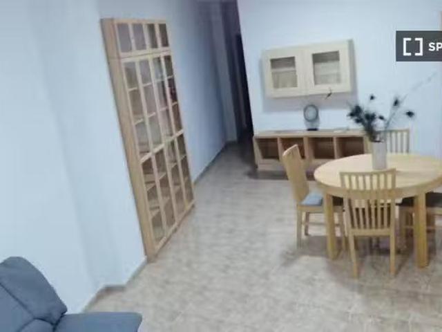 ¡Recién llegado! Apartamento de 3 dormitorios en alquiler en S.