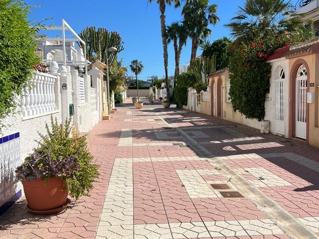 Encantador bungalow dúplex a pocos pasos del mar en Mil Palm. 90m² Mil Palmeras