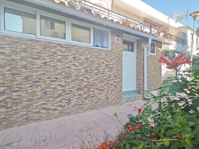 Encantador bungalow de 2 habitaciones cerca de Playa del Cura