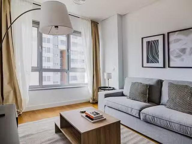 ¡Oferta! Calle de Dulce Chacón, Sanchinarro 1 Bedroom 1 Bath