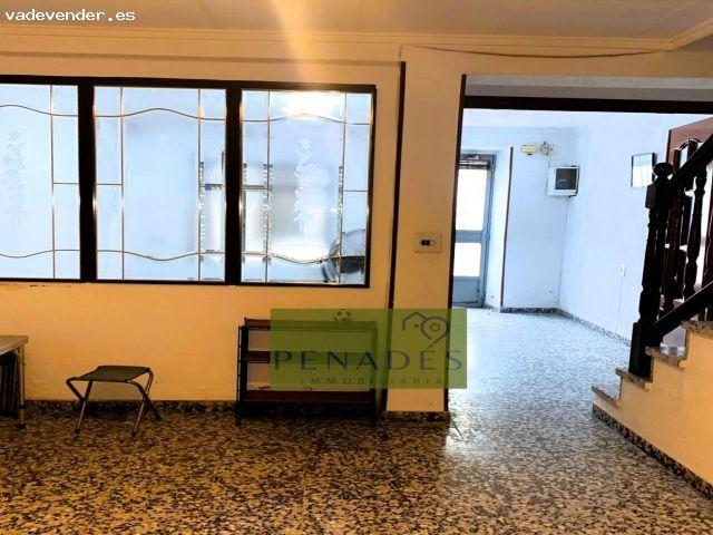 ENCANTADOR CASA EN ZONA TRANQUILA
