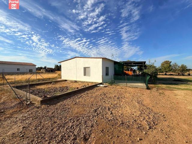 Encantador Chalet ¡Tu refugio cercano a Badajoz!