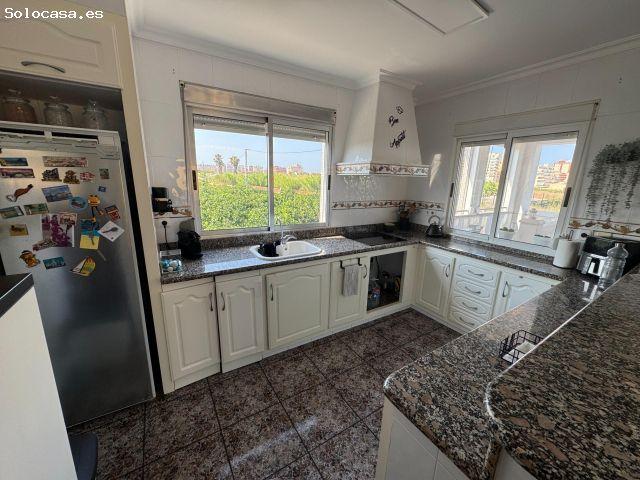 ENCANTADOR CHALET CON PARCELA A ESCASOS METROS DEL MAR
