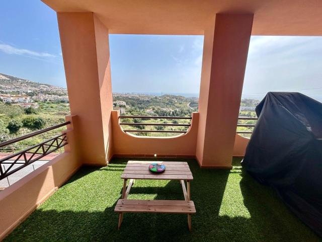 ESPECTACULAR CHALET CON VISTAS AL MAR EN BENALMADENA