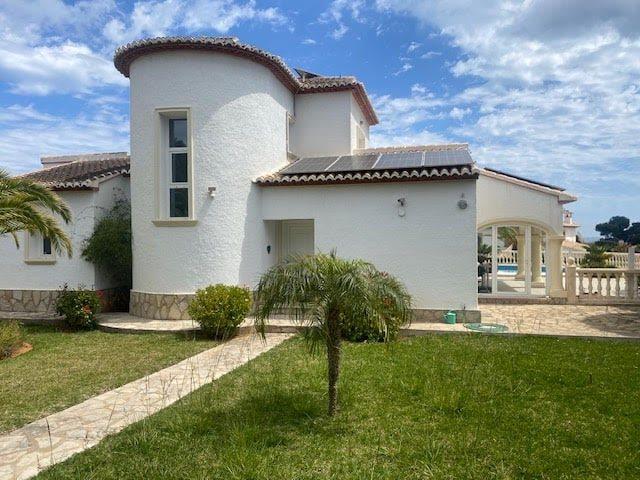 Encantador chalet en Javea, muy cerca de Arenal, con piscina. m² Jávea Xabia