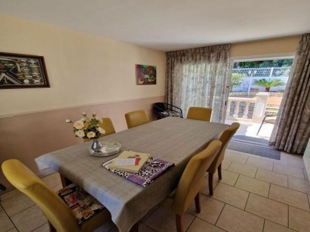 Encantador Chalet en Miami Platja con Piscina