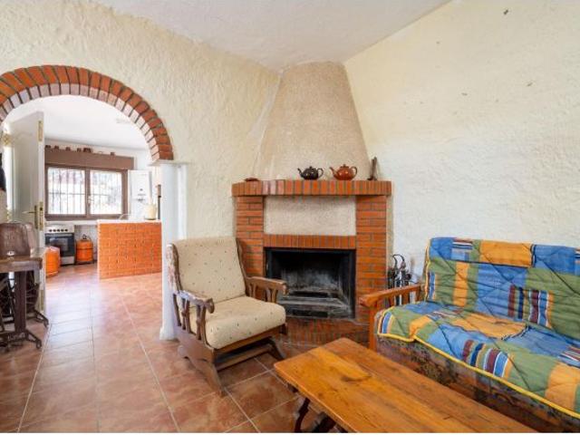 ENCANTADOR CORTIJO EN CANJAYAR