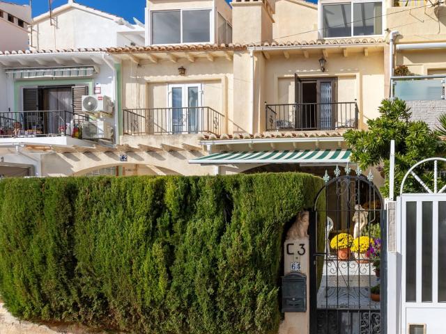 Encantador Dúplex en El Chaparral Torrevieja