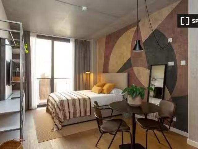 Bonito Estudio amueblado en un Co Living en Barcelona