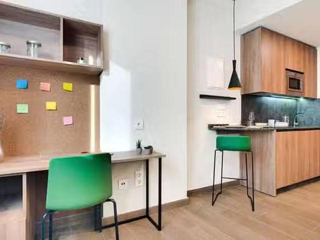 Encantador Habitación en 200, Beiro, 18003 Granada, Spain