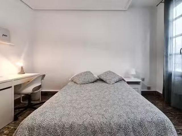 ¡Oferta! Habitación en Calle de Castellón