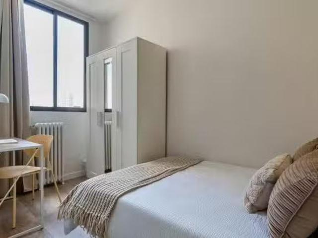 Encantador Habitación en Calle de Alberto Aguilera, Centro
