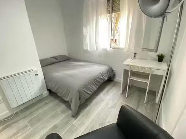 ¡En alquiler! Habitación en Calle de Arechavaleta, Los Ángeles