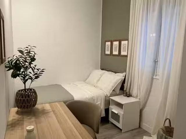 Único Habitación en Calle de Menorca, Retiro