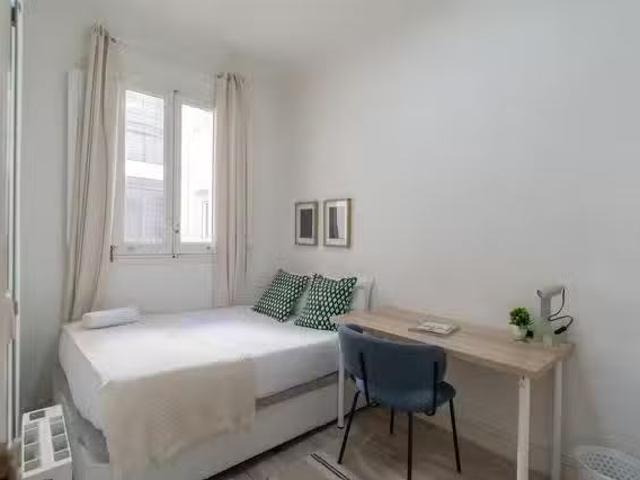 Encantador Habitación en Calle de Santa Engracia, Ríos Rosas