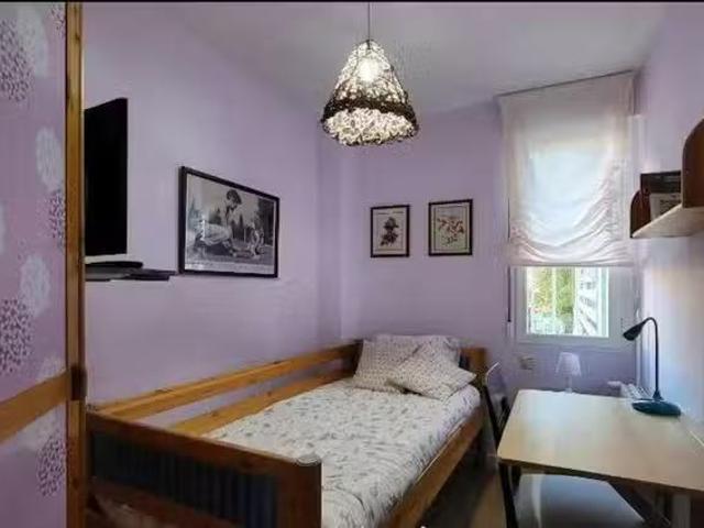 Acogedor Habitación en Calle de Seseña, Aluche