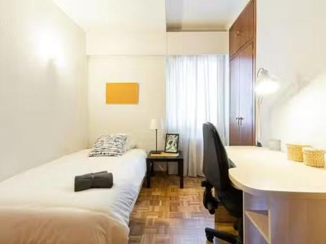 Encantador Habitación en Calle de Rafael Herrera, Castilla