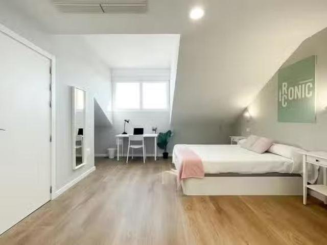Bonito Habitación en Calle de Toledo, Centro