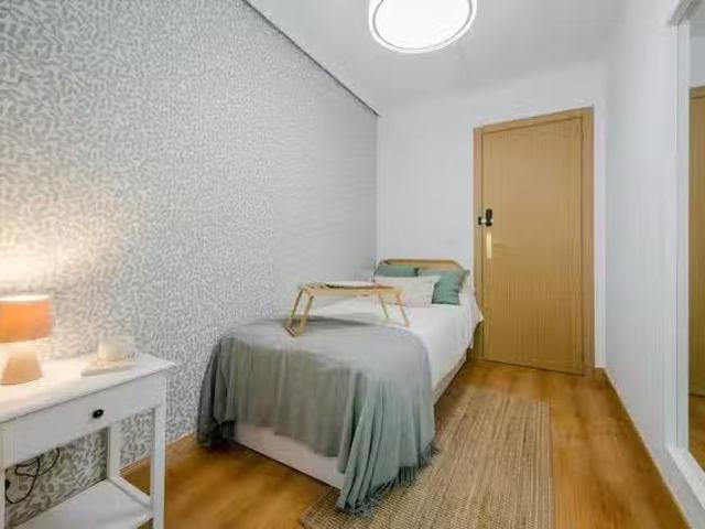¡Recién llegado! Habitación en Calle de Torrelaguna, Ciudad Li.