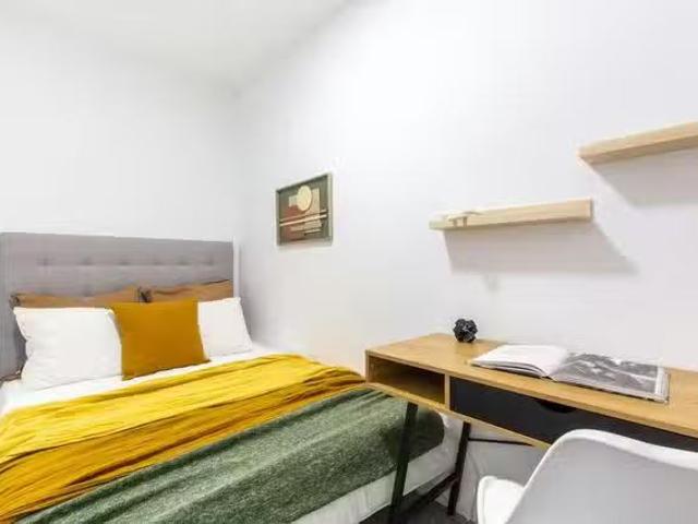 Bonito Habitación en Calle de Tetuán, Sol
