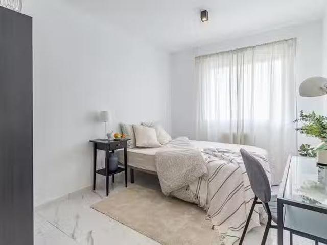 Único Habitación en Calle del Conde de Vistahermosa, Comillas