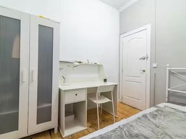 ¡Oferta! Habitación en Calle del Duque de Rivas, Embajadores