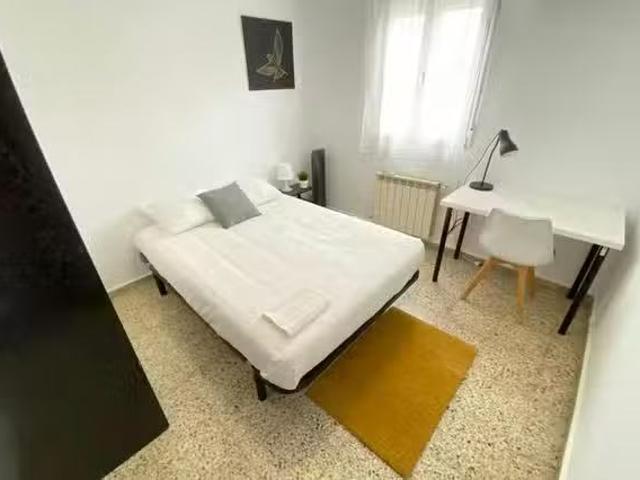 ¡Renta! Habitación en Calle del Poeta Blas de Otero, Ventas
