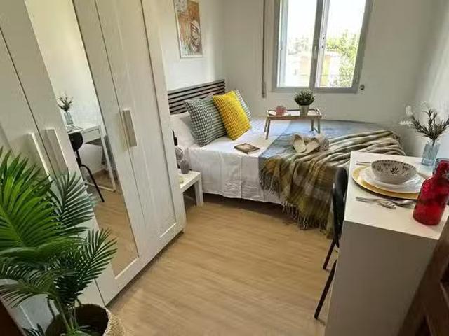 Único Habitación en Calle del Teniente Muñoz Díaz, Palomeras B.
