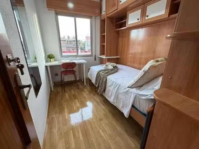 Nuevo Habitación en Calle Monte de Montjuich, Villa de Vallecas
