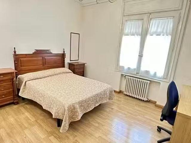 Encantador Habitación en Calle Mariano Barbasán, Universidad