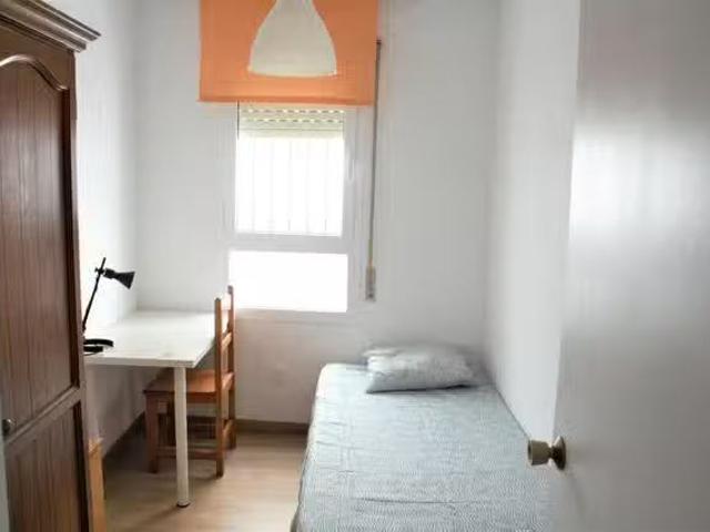 Acogedor Habitación en Calle Sol