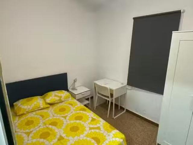¡Oferta! Habitación en Carrer Major