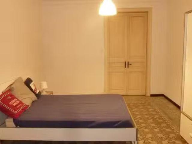 Encantador Habitación en Carrer de Bailèn, Eixample
