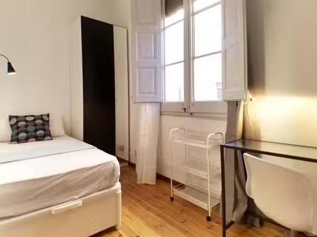 ¡En alquiler! Habitación en Carrer de Còrsega
