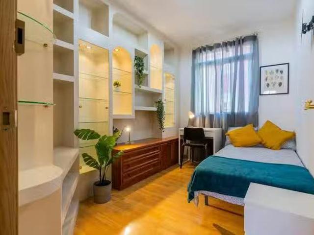 Nuevo Habitación en Carrer de Jaume II, Ciutat Fallera